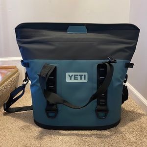 Yeti bag brand new never used.